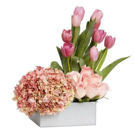 ARREGLO DE ROSAS Y TULIPANES 15